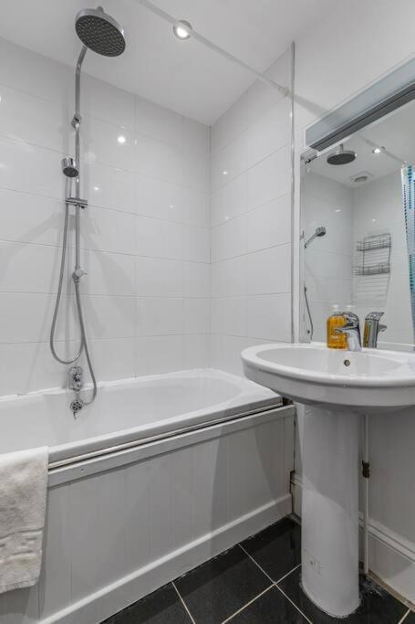 Apartamento Victorian Flat Close To Station With Large Garden Brighton Exterior foto